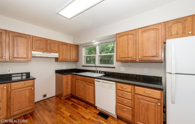 3 beds, 1 bath, $1,750