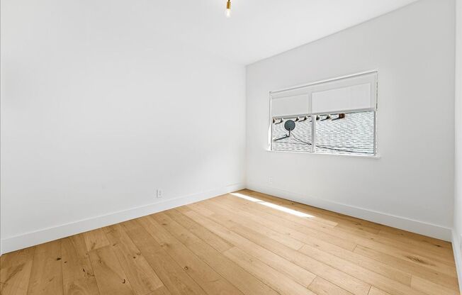 135 N Doheny Dr Apt 103