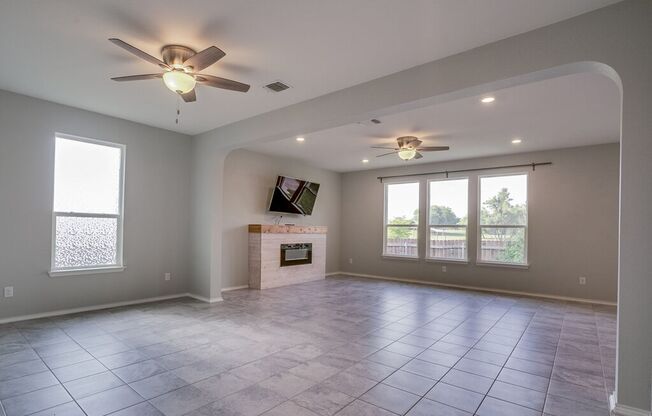 1512 Volente Ln Leander, TX 78641
