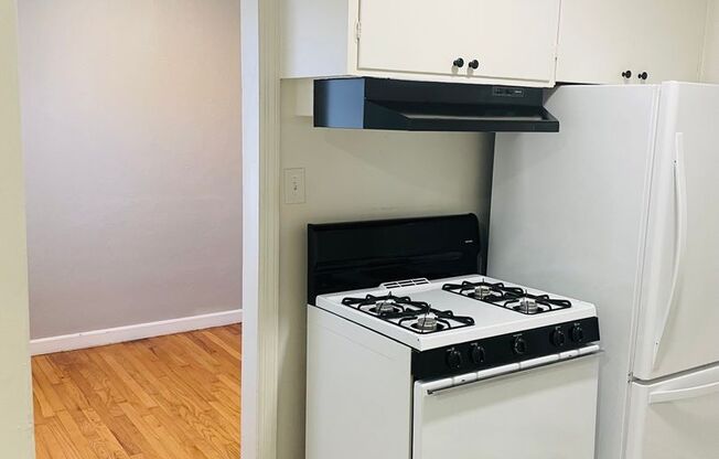 2 beds, 1 bath, 880 sqft, $1,995, Unit 8173001001