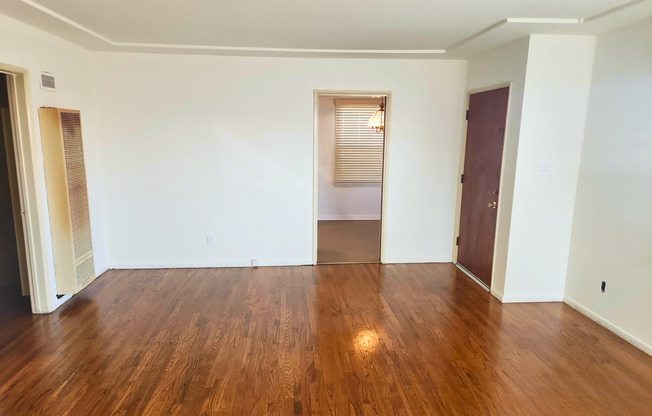 5824-5828 Montebello Park Way