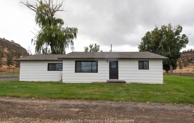 Charming Country Home!