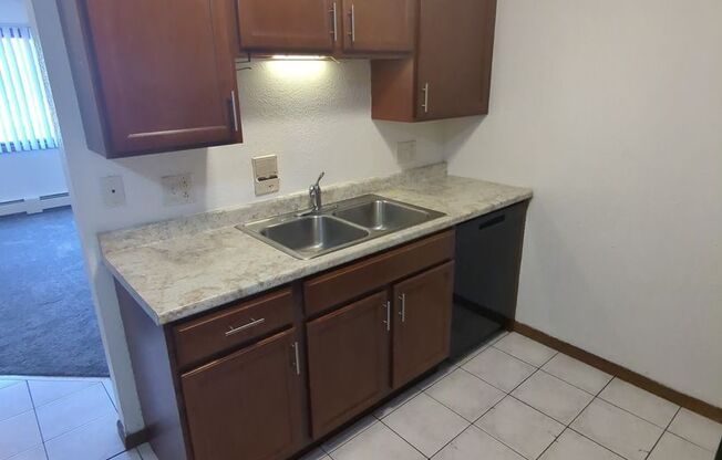 2 beds, 1 bath, 815 sqft, $975, Unit 1014-011