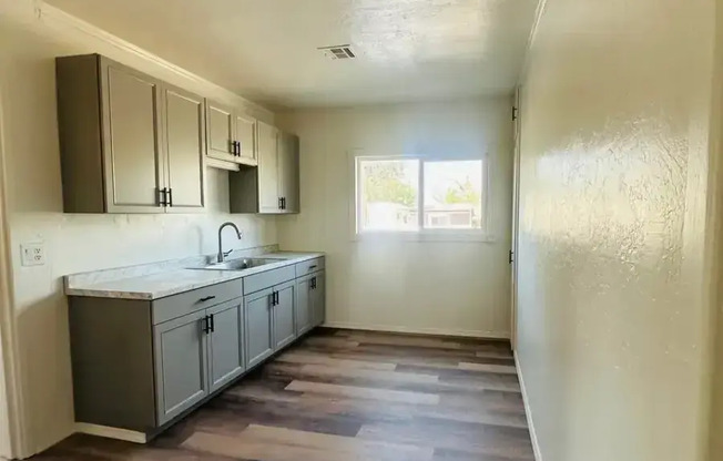 800 E CHANDLER BLVD