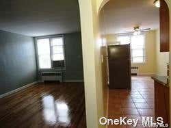 2 beds, 1 bath, $2,500, Unit 2