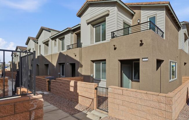 BRAND NEW, NEVER-LIVED-IN Lennar Corner Unit — 4 Bed / 3 Bath with Premium Upgrades!