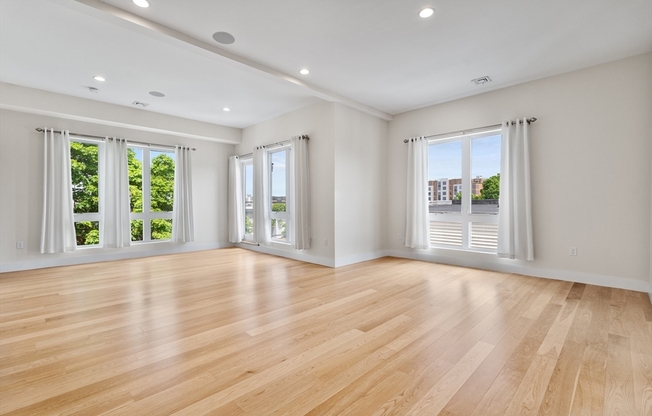 488 DORCHESTER AVE