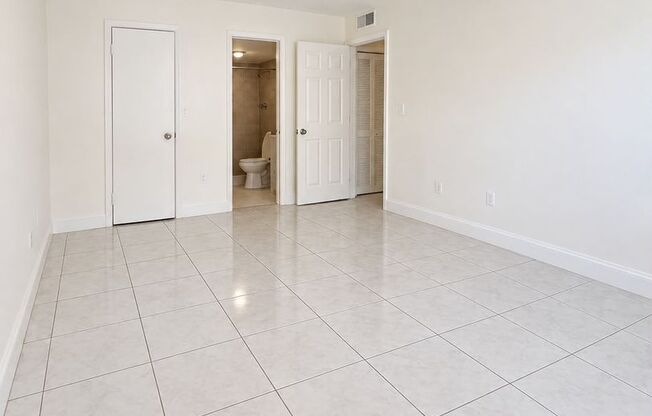 2 beds, 2 baths, 947 sqft, $2,000, Unit 615-104
