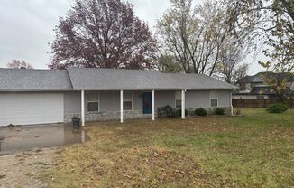 Charming 3-Bedroom, 2-Bathroom Rental in Bentonville