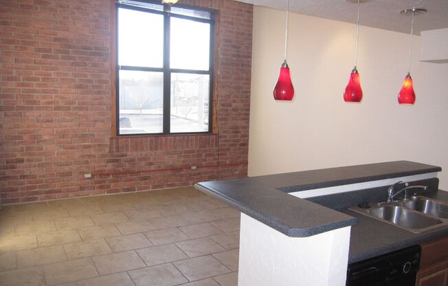 3 beds, 2 baths, 1,300 sqft, $1,575, Unit AW 110