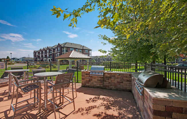 Van Buren Place BBQ Area Apartments in Sun Prairie, WI