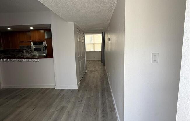 20200 W Country Club Dr