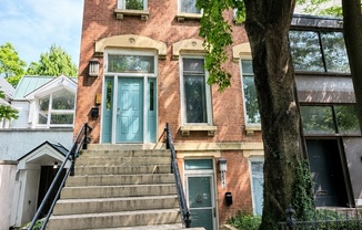 534 W DICKENS ST