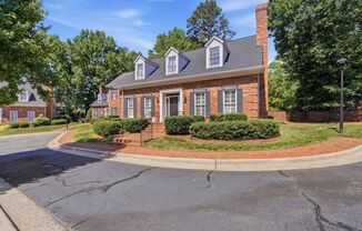 Desirable 3BR South Charlotte Home Close to Dining & Shopping!