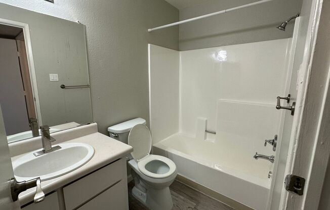2 beds, 2 baths, 881 sqft, $1,700, Unit 244
