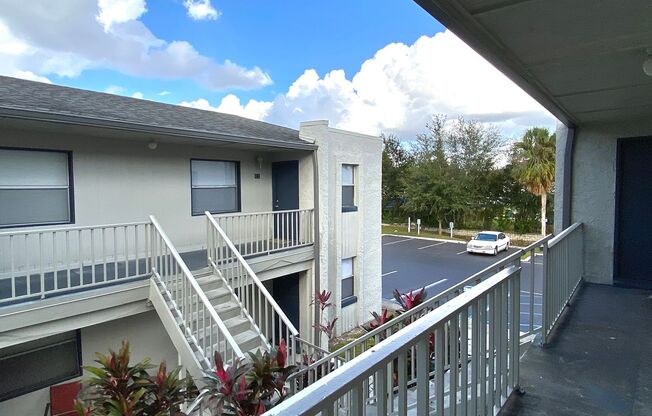 1BD/1BA Apartment off Curry Ford in Henley Park Apartments!