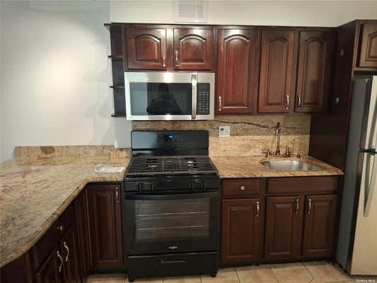 2 beds, 1 bath, 900 sqft, $2,900, Unit 1FL