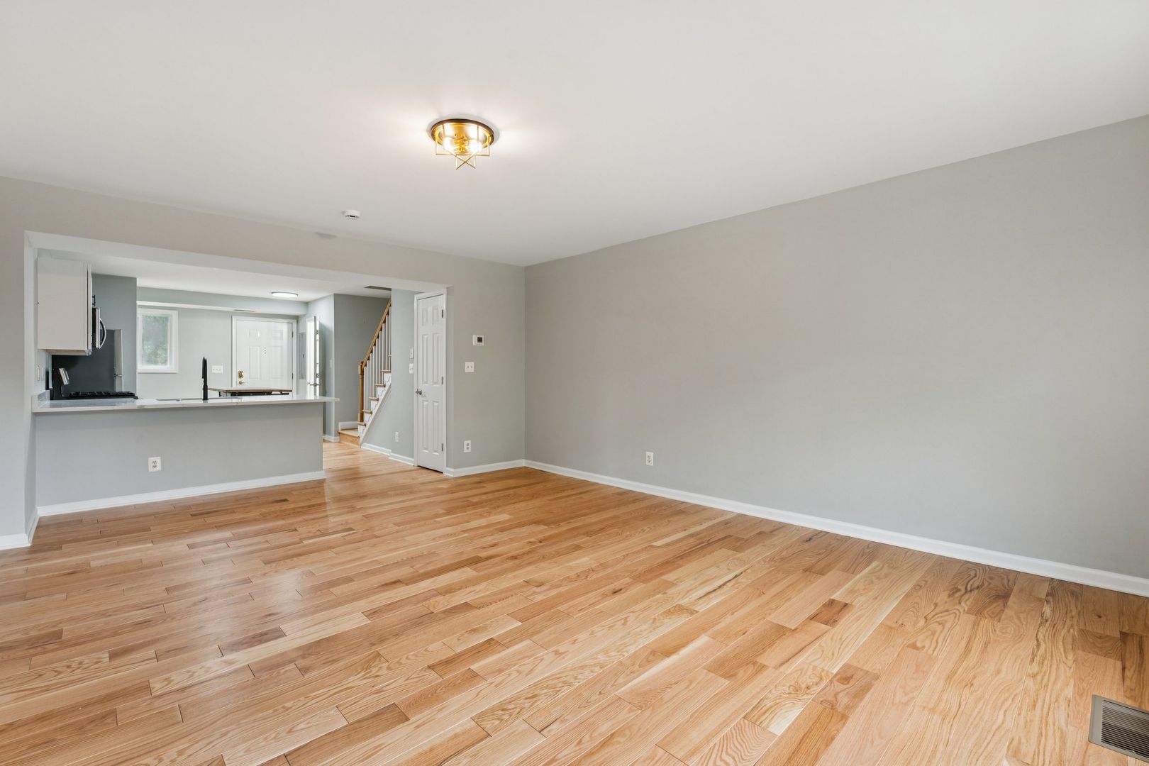 Welcome to the newly renovated 1473-B N Van Dorn St!
