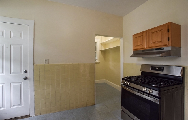 4 beds, 1 bath, 1,400 sqft, $3,000, Unit 3