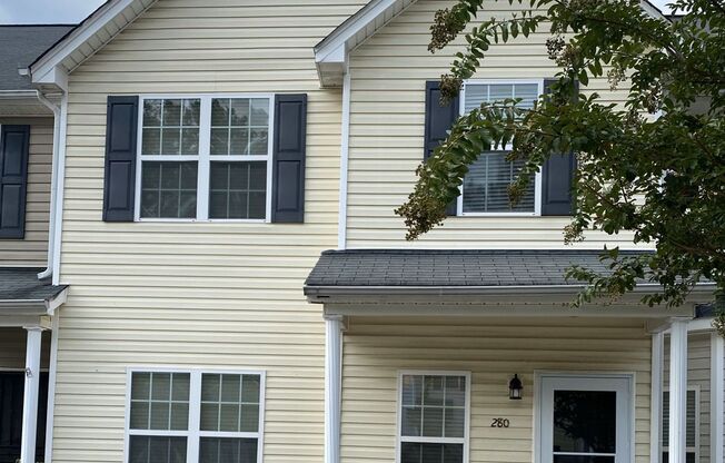 Charming 2 story 2 Bedroom 2.5 Bathroom Townhome