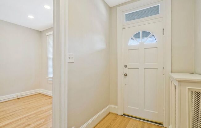 251 16 ST SE