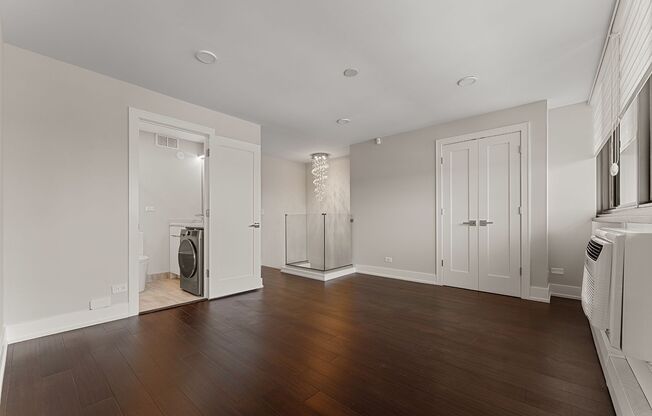 1 bed, 1.5 baths, 662 sqft, $2,495, Unit 14J