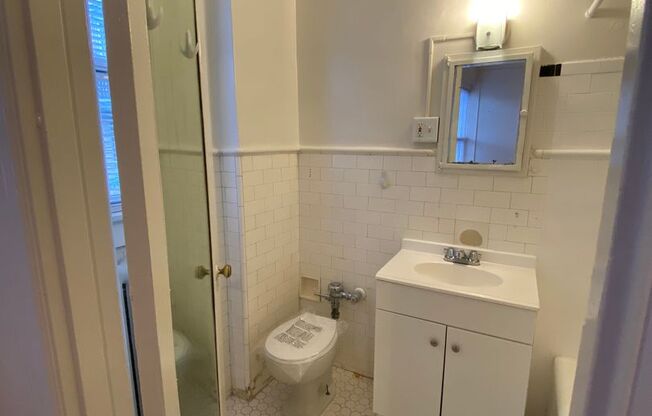 Studio, 1 bath, 275 sqft, $1,200, Unit 209