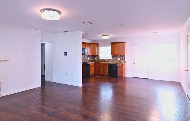 Charming Renovated Tampa Home with Fully Fenced Front & Backyard