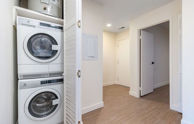 1 bed, 1 bath, 886 sqft, $2,286, Unit C-204