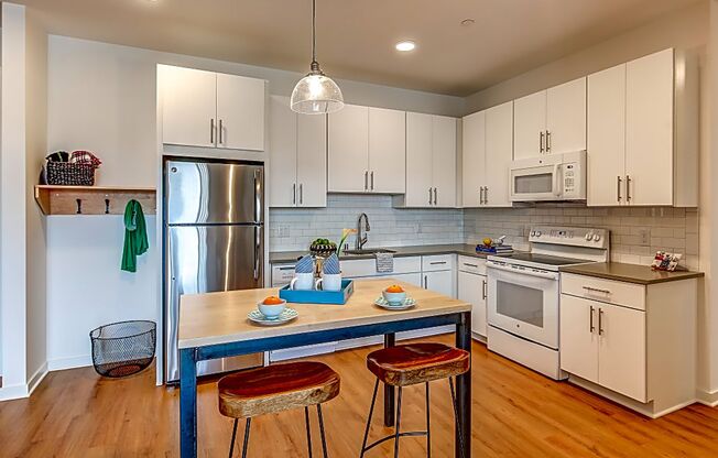 1 bed, 1 bath, 685 sqft, $1,685, Unit 202