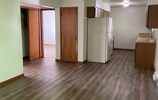 2 beds, 1 bath, $995