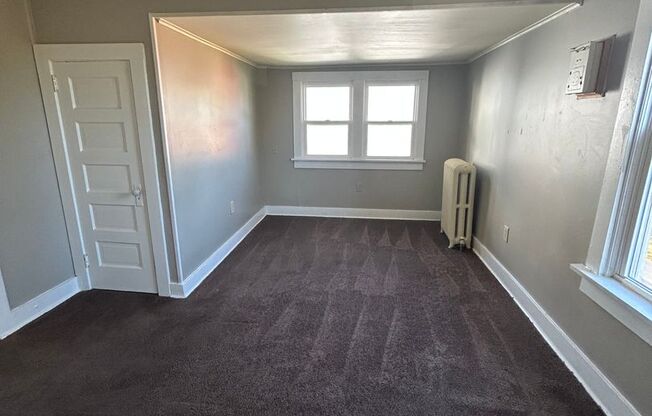 2 beds, 1 bath, $705, Unit #202