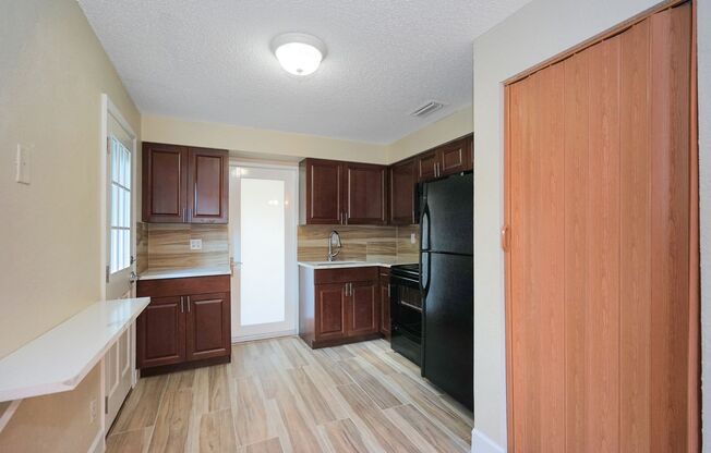 2716 - YEAA Duplex