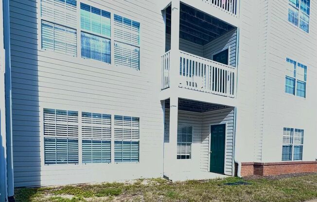 3 beds, 2 baths, $2,100, Unit Unit 375