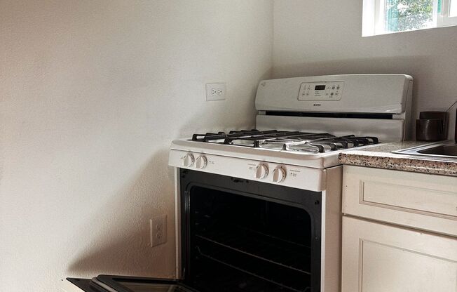 1 Bedroom/1 Bathroom Guest House in Pittsburg