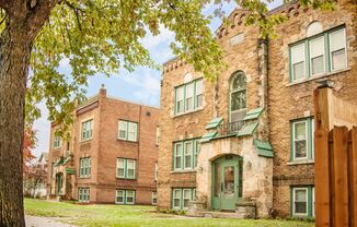 Nicollet (4422 & 4430)