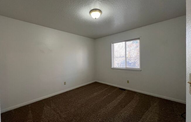 2 beds, 1.5 baths, $1,150, Unit 1860 S 2nd # 9