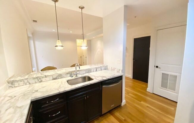 1 bed, 1 bath, $2,300