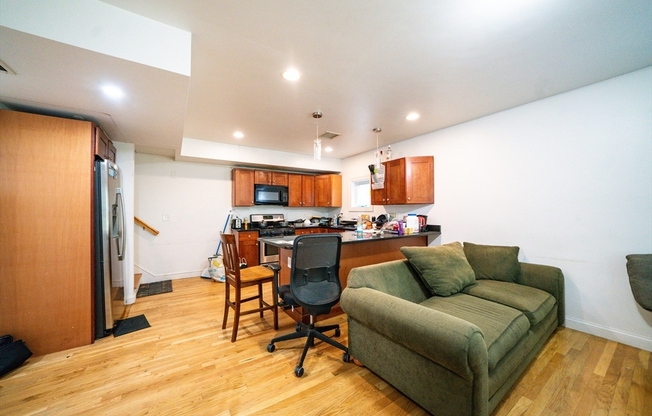 63 B CIRCUIT ST