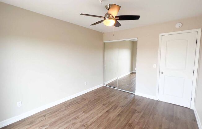 2 beds, 1 bath, $1,999, Unit 4394-05