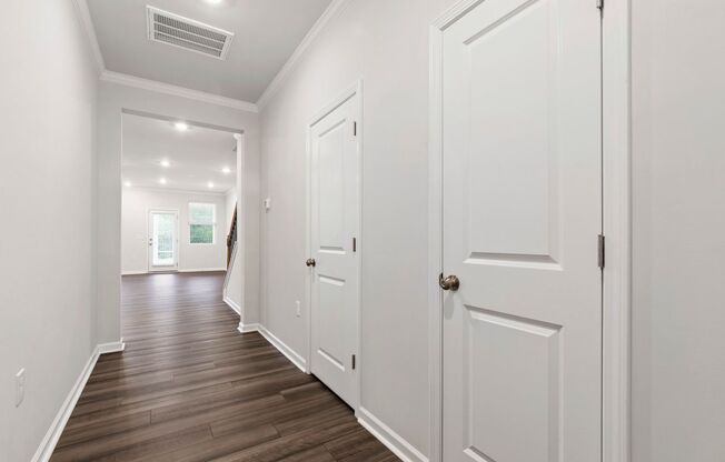 Bright & Beautiful! Modern 3-Bedroom Townhome Retreat