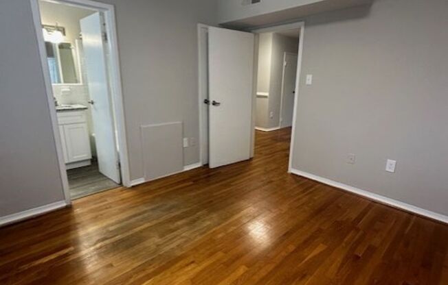 1 bed, 1 bath, $1,275, Unit R23-3