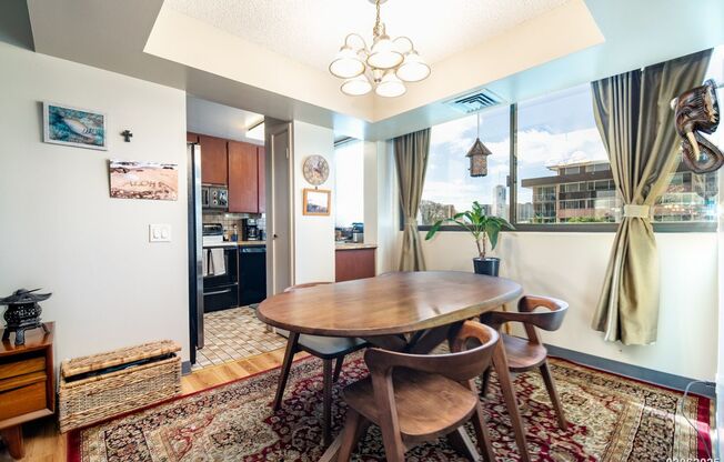 $3000/ 3 BED / 2 BATH in  PUNAHOU REGENCY