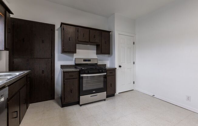 1 bed, 1 bath, $1,150, Unit Apt 2