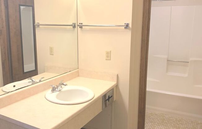 1233 Marshall / 1222-36 Cass