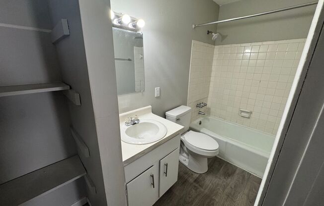 2 beds, 1 bath, 800 sqft, $745, Unit E04