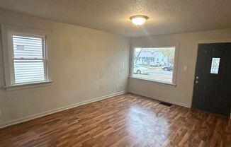 2 beds, 1 bath, $745