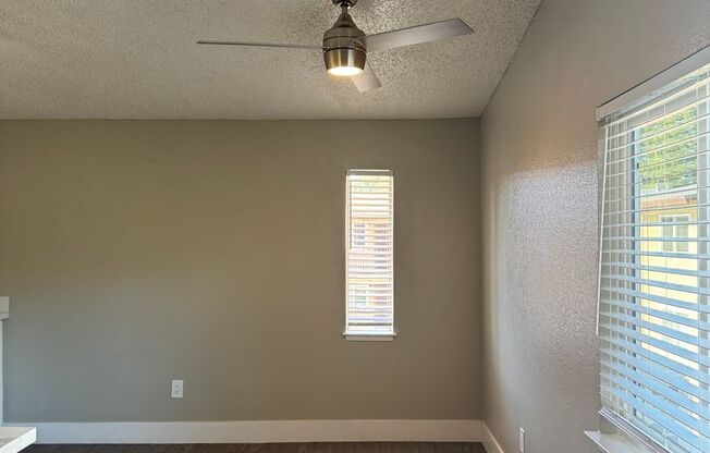 2 beds, 1 bath, 850 sqft, $1,695