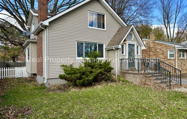 Charming Royal Oak Rental – Modern Comforts and Ideal Location