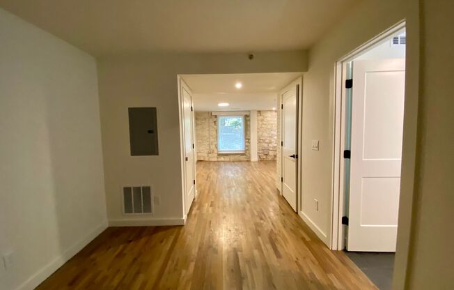 Studio, 1 bath, 450 sqft, $1,500, Unit 005